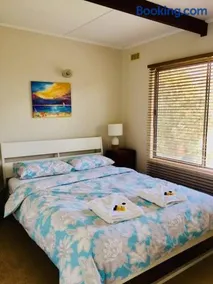 YOLO- Beach-house views, near penguins, nbn! - Image 3
