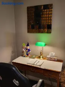Cozy Suite with HOT TUB & Highspeed Internet - Image 2