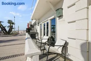 Beachfront Getaway with Ocean Views and Private Patio - Image 2