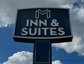 M&M Inn and Suites - Image 1