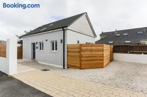 Little Cedars House - Image 3