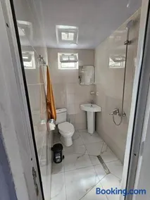 Dona House - Image 2