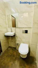 Hotel cressida green palace - near redisson squar - Image 1