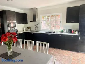 Villa Consuelo - Quiet Location Close to Resorts - Image 4