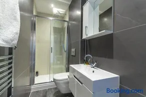 The Windsor Suite - Image 4