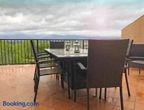 Spacious House in Cretas with Mountain View - Image 1