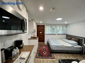 Resort style home living - Image 5