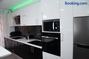 Modern minimalist apartment in Oradea - Image 4