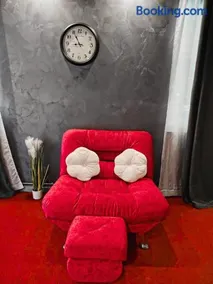 Skitnica Red door - Image 5