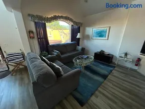 Ocean Cabin 28 w Private Jacuzzi Pet Friendly - Image 1