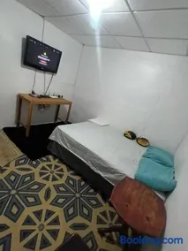 Habitacion En Barrio La Curva - Image 5