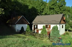 Cosy Chalet in Gospić with Jacuzzi and Mountain View - Image 3