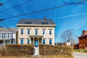 Sweeping Sheepscot River views in newly renovated 200 year old Wiscasset home - Image 1