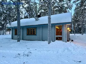 Atmospheric log cabin by the ski tracks - Image 2
