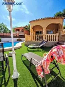 0302 - Villa Pera - Image 2