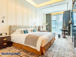 New Century Grand Hotel Zunyi - Image 3