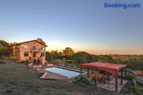 5 Acre Villa Retreat with Vineyard Pool Spa & Amazing Views of Sonoma County - Image 1