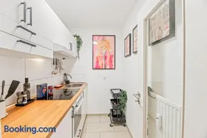 Goldstadt Fancy Apartment - Image 1