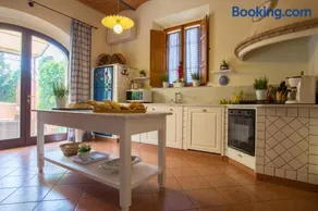 Beautiful Villa in Peccioli With Private Swimming Pool - Image 4