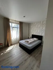 Schöne 2 Zimmer Ferienwohnung mit WLAN Direkt an der Autobahn - Image 3