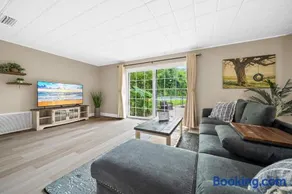 Relaxing, Cozy 3BR Pool Home with King Suite! - Image 3