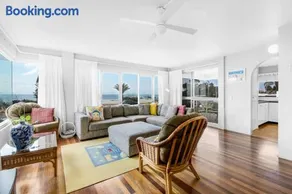 The Headlands Apartment 16 - Image 3