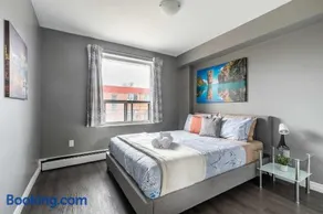 Glenview West - Modern Upper Unit Apartment with Private Balcony - Image 4