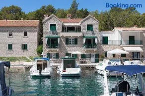 Villa Columba - 4 Star Deluxe Apartments - Image 1