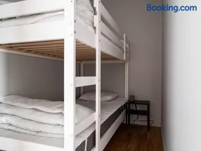 Ski-in Flat for 8 with Sauna - Image 4