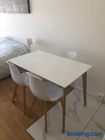 Nice flat St Germain en Laye centre 30 minutes to Paris - Image 2