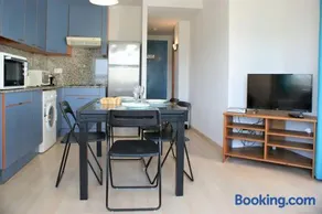 Apartamento con vistas al canal en residencia con piscina AV-20 - Image 2