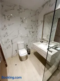 BANIYAS PLAZA HOTEL APARTMENTS - Image 2