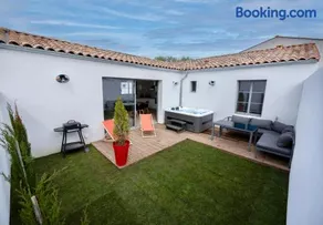 Villa avec Jacuzzi et Clim à Marsilly - Image 1
