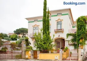 Adore Portugal Coimbra Guest House - Image 1