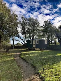 Ty Bach Glas - Image 1