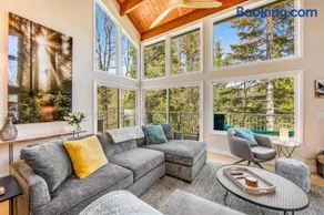 Timber Top Retreat - Image 1
