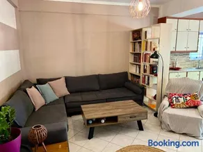 Cottage House - Image 1