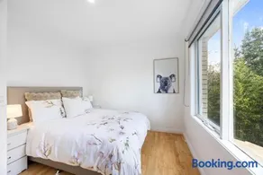 Serene 2BR Retreat in Goughs Bay Lake Eildon - Image 2