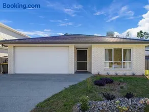 Single Level Retreat Near Beach & Mogo Trails - Image 3