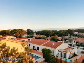 Charming Villa in L'Escala, Private Pool and Sea View - Image 3
