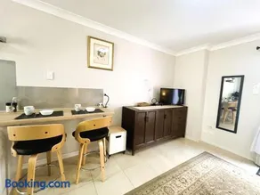 45 Private Guest Suite for 2ACParking - Image 3