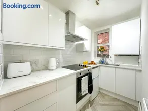 Folkestone Oasis - Central 2 Bedroom Apartment - Pets Welcome! - Image 5