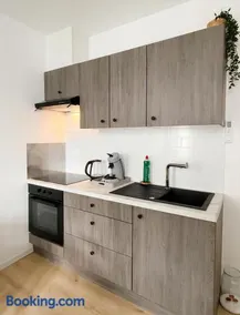Bright apartment in the heart of Chimay, 40 m² with view - Image 3