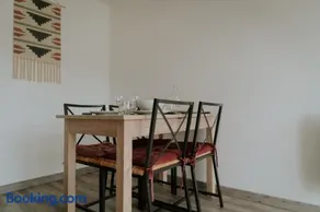 F2 spacieux et lumineux avec cuisine équipée - Image 2