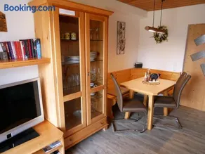 Appartamento accogliente e familiare con barbecue, idromassaggio e sauna | Vista sul giardino - Image 1
