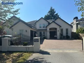 Vancouver Luxury Homestay - Image 1