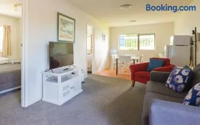 Snells Beach Motel - Image 3