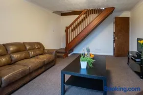 52 Carr Avenue - Image 4