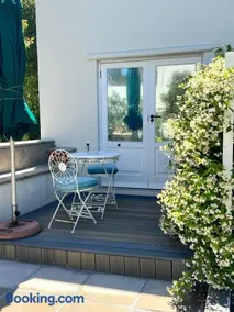 Charming Flatlet Near the Amazing Sunset Beach - Image 3