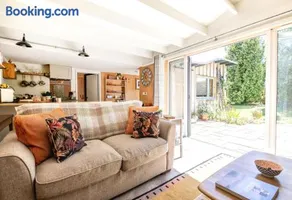 The Cabin - Image 4